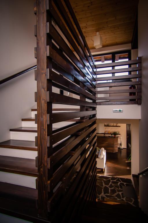 Pension Iara อาริเอเชนิ ภายนอก รูปภาพ