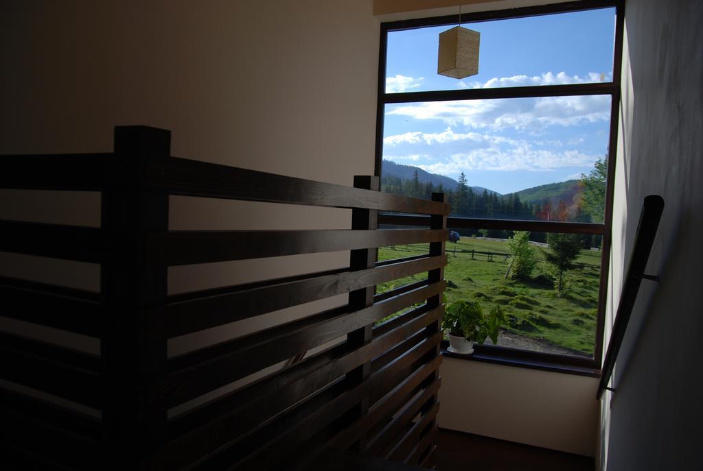 Pension Iara อาริเอเชนิ ภายนอก รูปภาพ