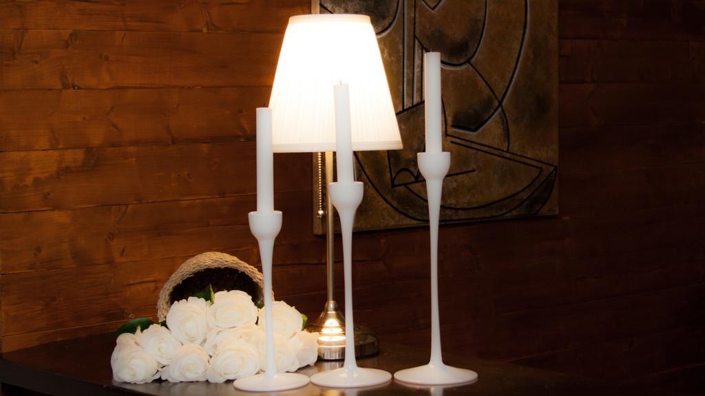 Pension Iara อาริเอเชนิ ภายนอก รูปภาพ